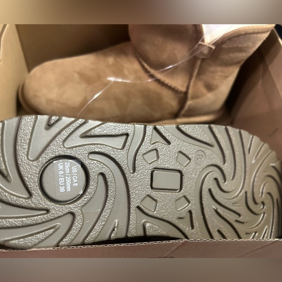 Kirkland Signature Ladies boots genuine suede shearling lightweight size 8 NIB - Picture 4 of 9